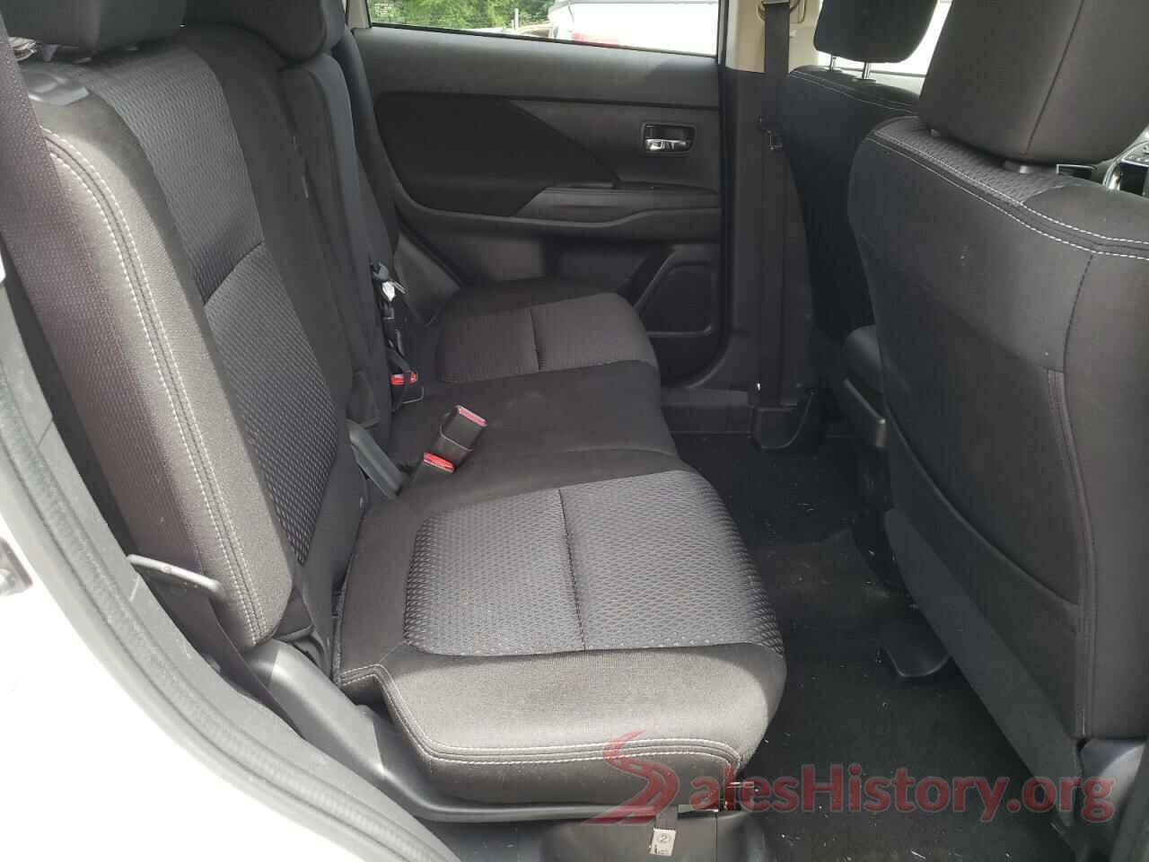 JA4AZ3A3XJZ000907 2018 MITSUBISHI OUTLANDER