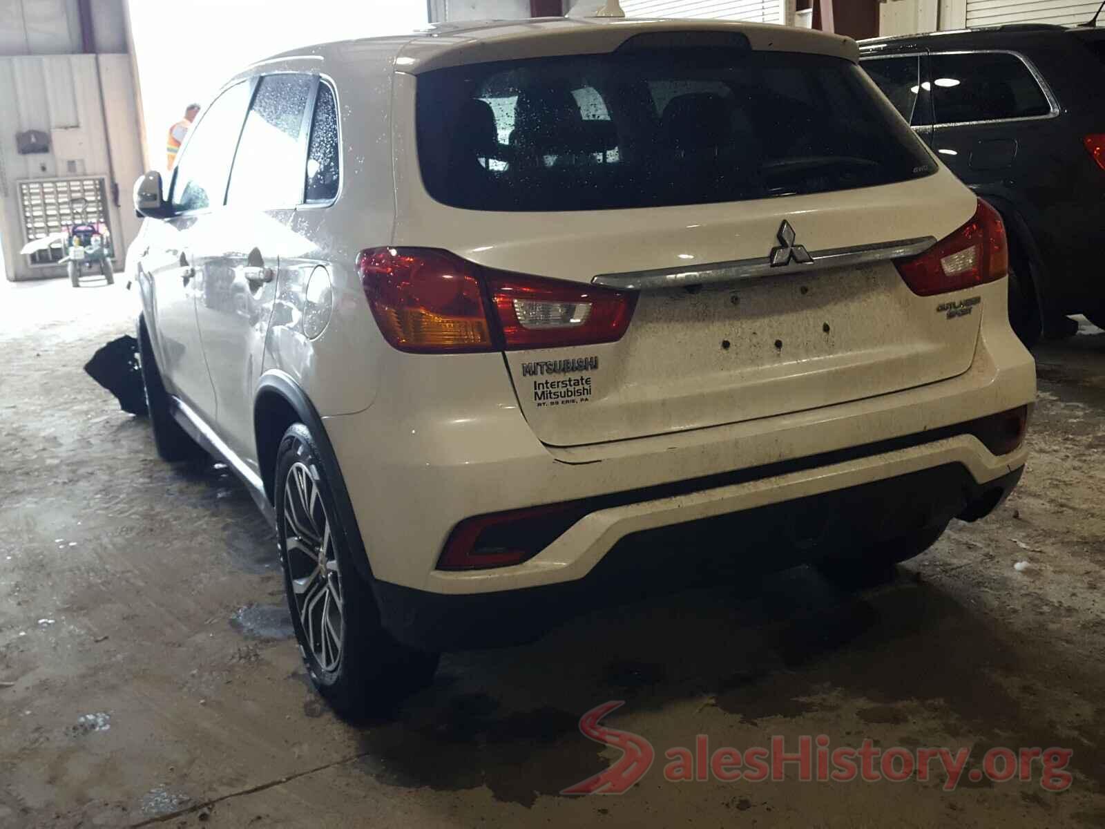 JA4AR3AU8JU023379 2018 MITSUBISHI OUTLANDER