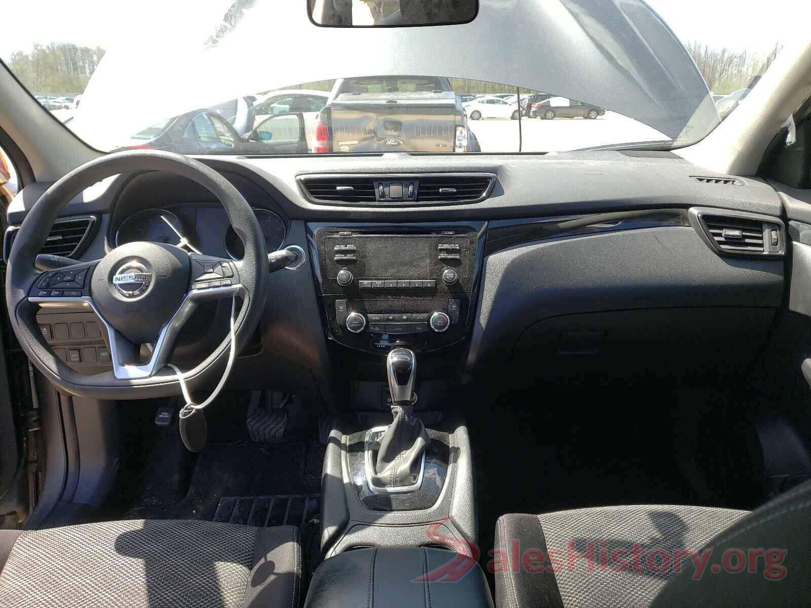 JN1BJ1CRXJW268805 2018 NISSAN ROGUE