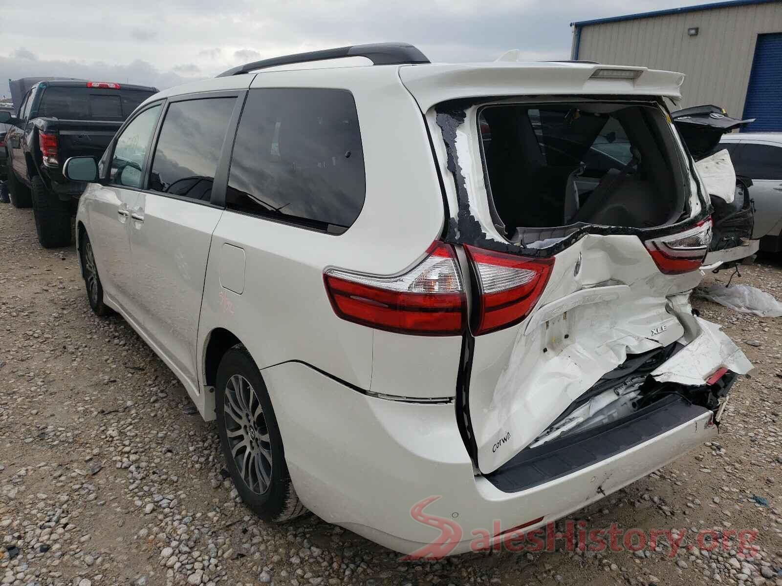 5TDYZ3DC2JS956447 2018 TOYOTA SIENNA