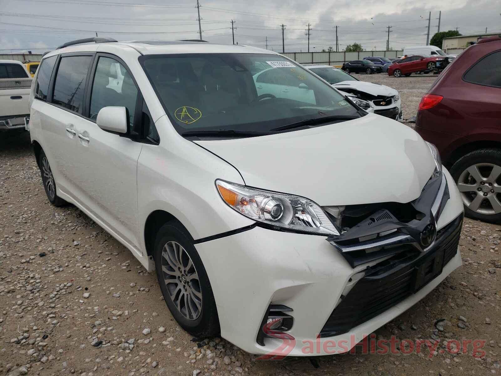 5TDYZ3DC2JS956447 2018 TOYOTA SIENNA