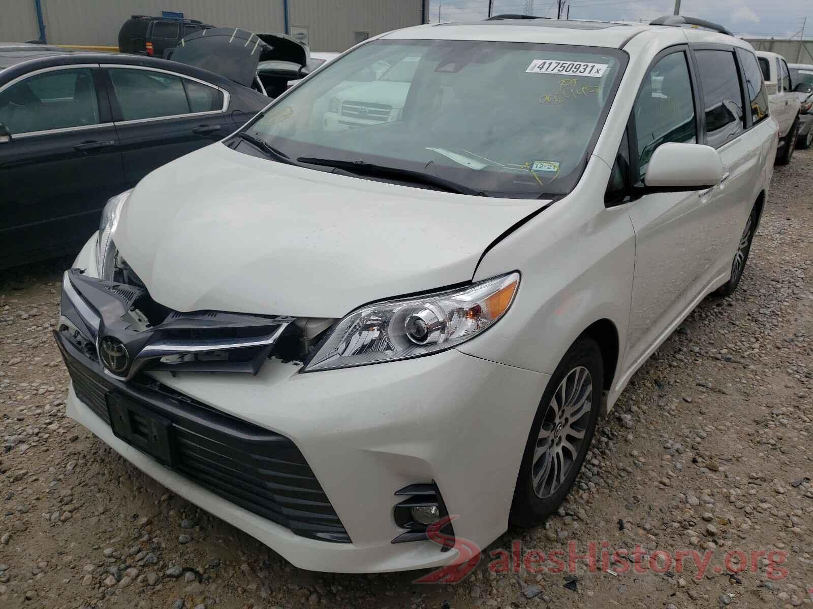 5TDYZ3DC2JS956447 2018 TOYOTA SIENNA