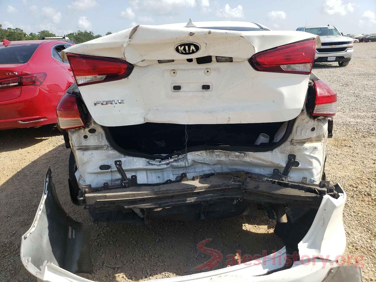 3KPFK4A77HE114121 2017 KIA FORTE