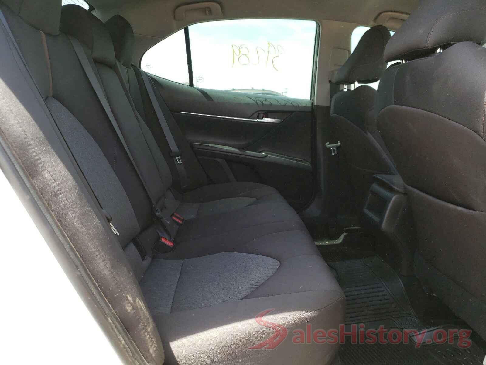 4T1B11HK1JU633937 2018 TOYOTA CAMRY