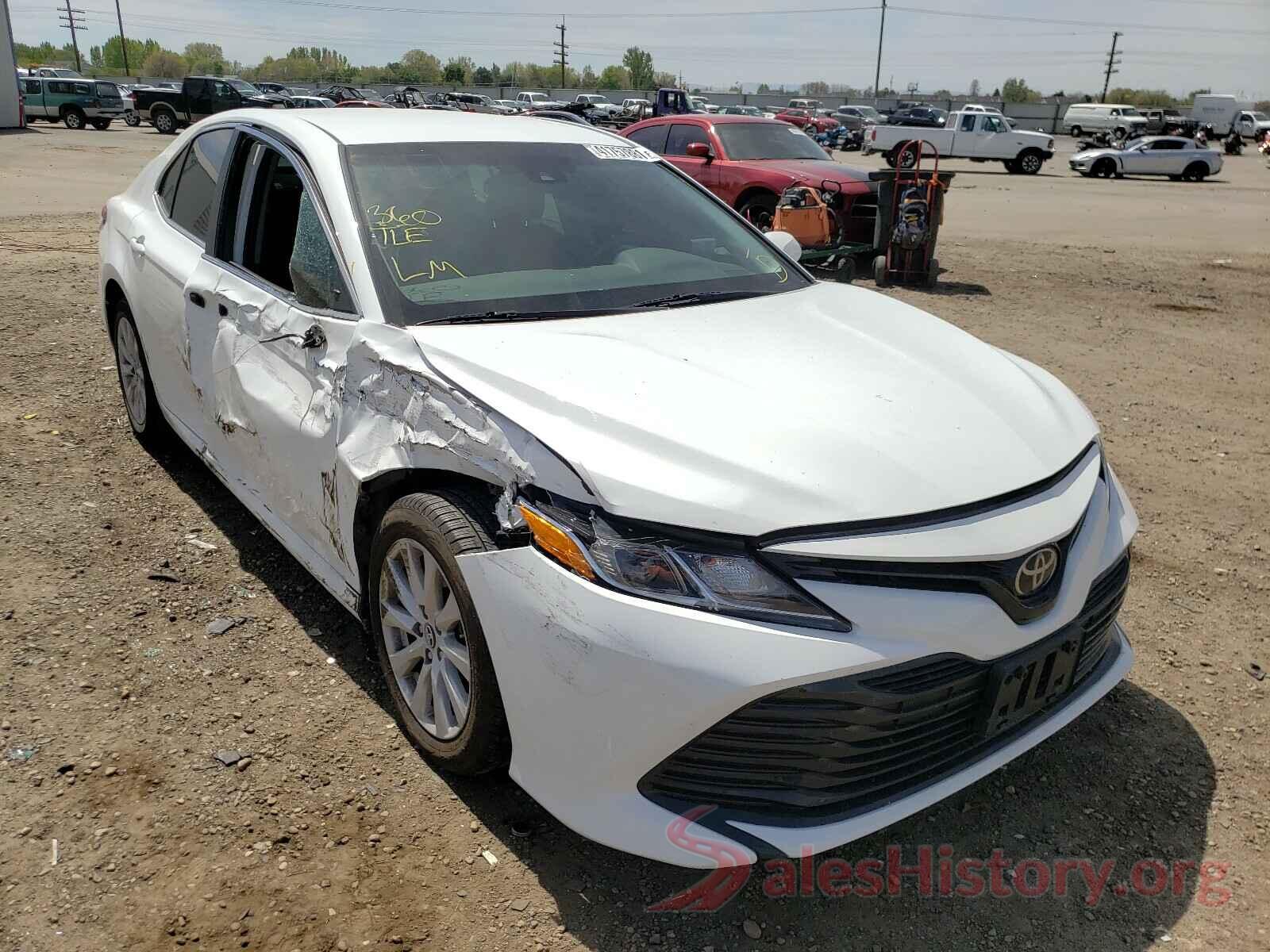 4T1B11HK1JU633937 2018 TOYOTA CAMRY