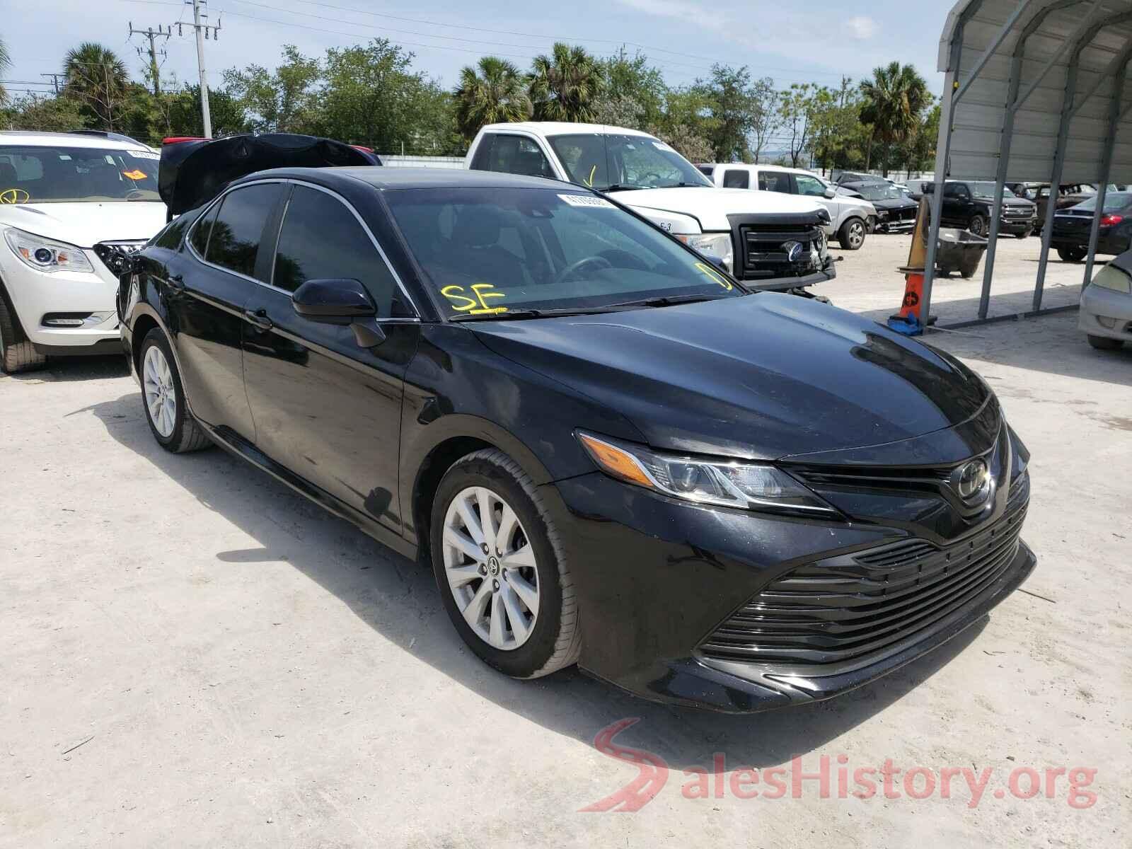 4T1B11HK2JU090565 2018 TOYOTA CAMRY