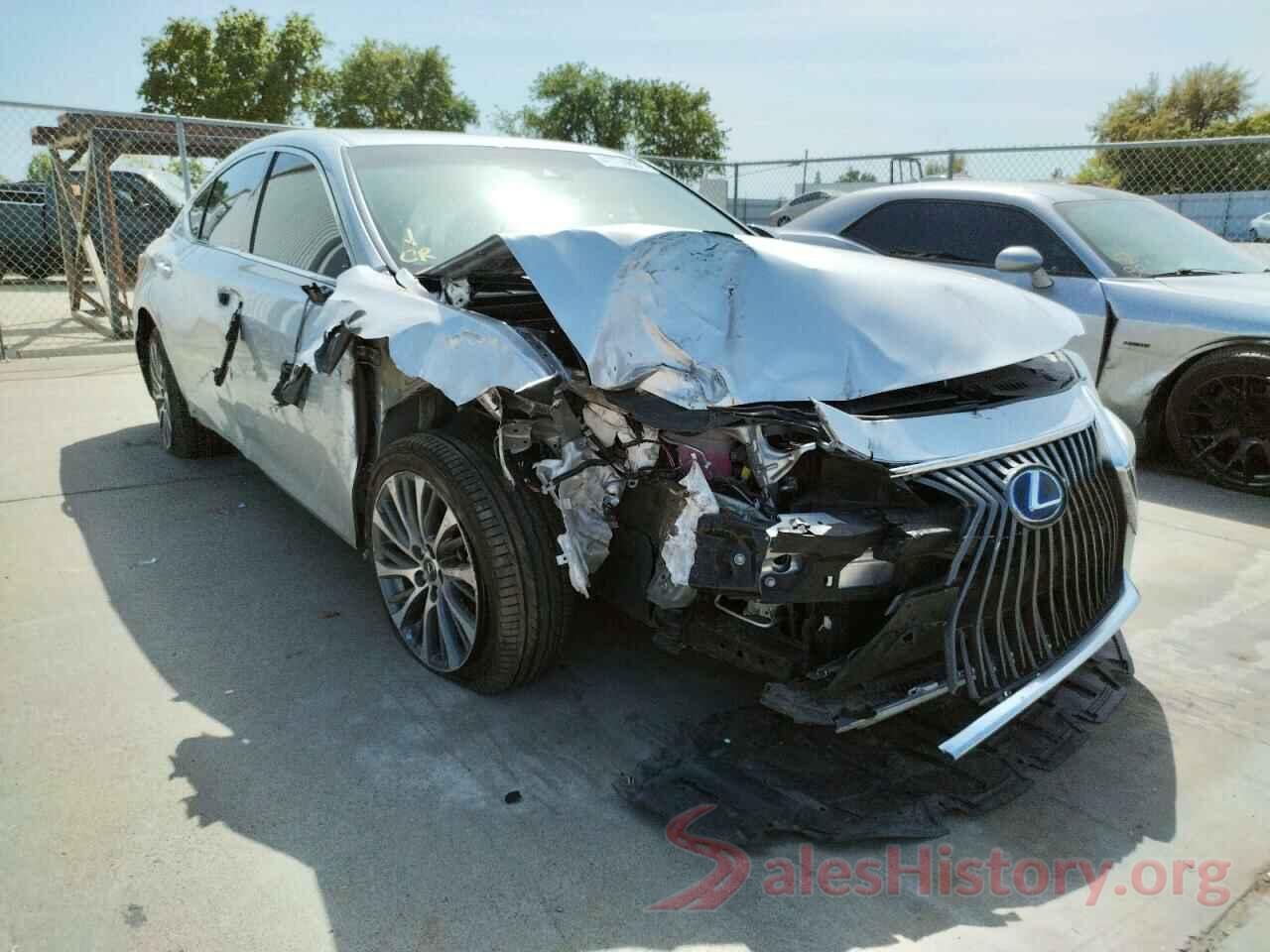 58AB21B16KU002611 2019 LEXUS ES300