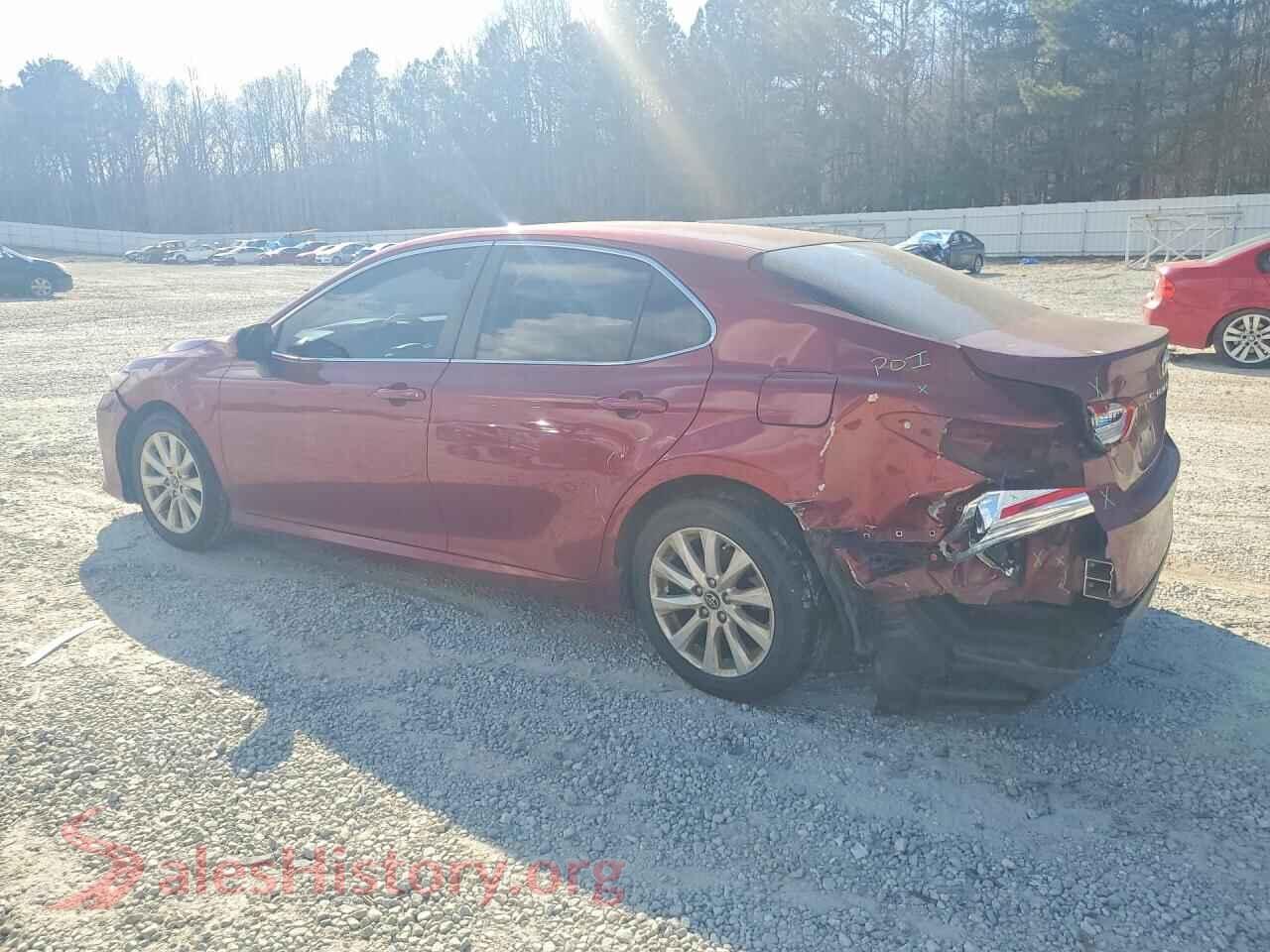 2018 TOYOTA CAMRY VIN 4T1B11HK2JU535550, front view