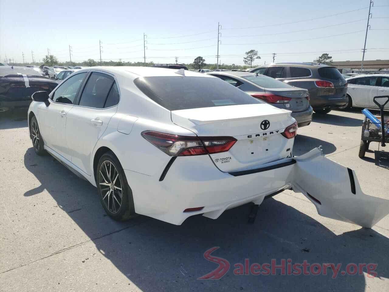 4T1T11AK9NU618168 2022 TOYOTA CAMRY