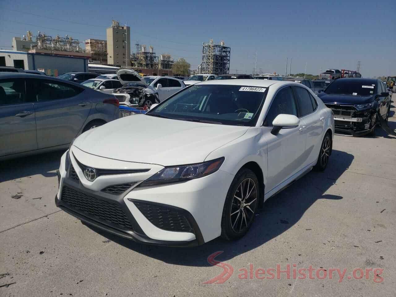 4T1T11AK9NU618168 2022 TOYOTA CAMRY