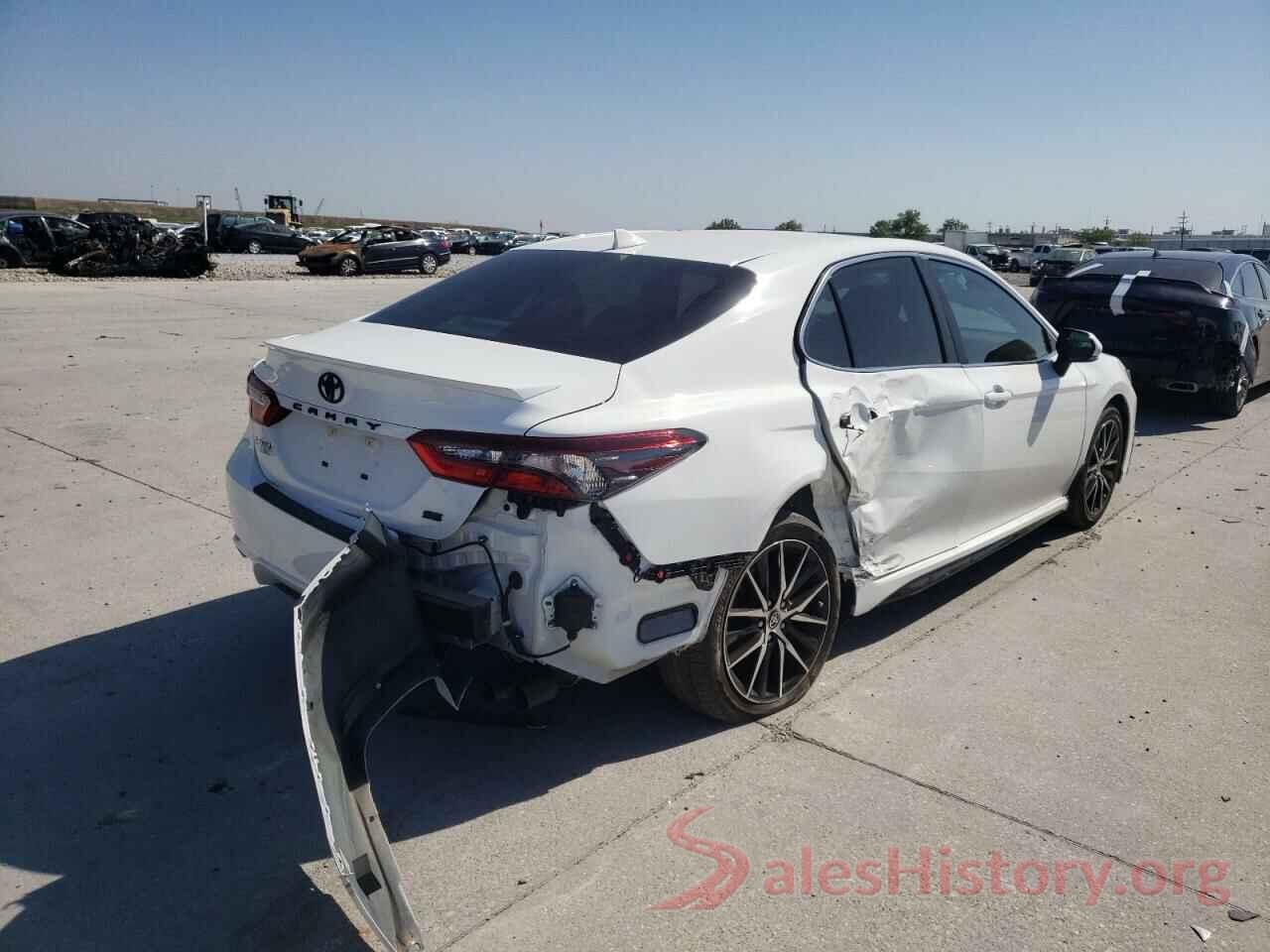 4T1T11AK9NU618168 2022 TOYOTA CAMRY