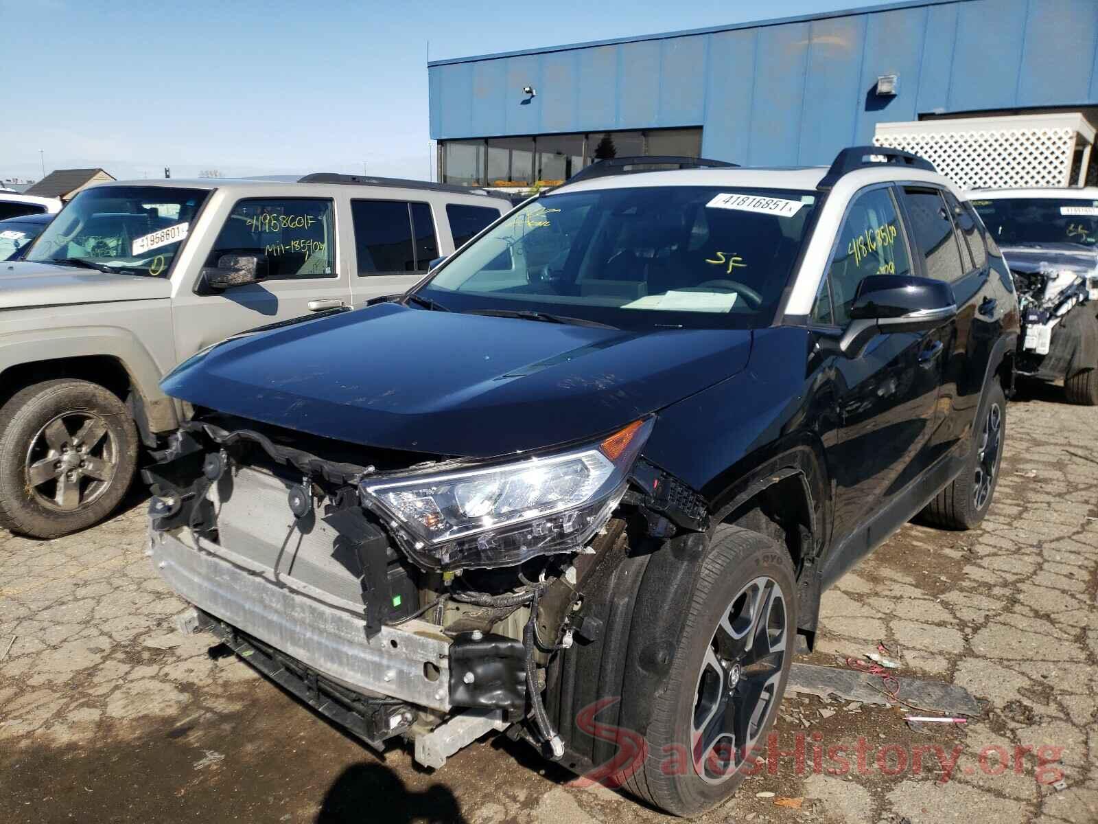 2T3J1RFVXKW050797 2019 TOYOTA RAV4