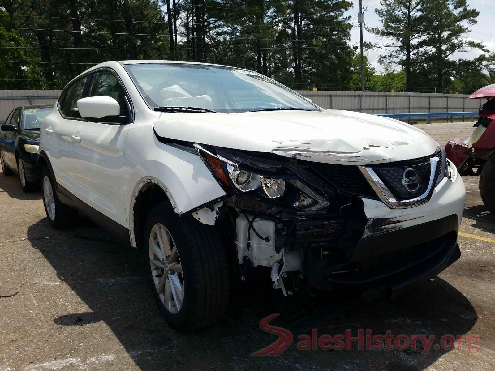 JN1BJ1CR0JW267713 2018 NISSAN ROGUE