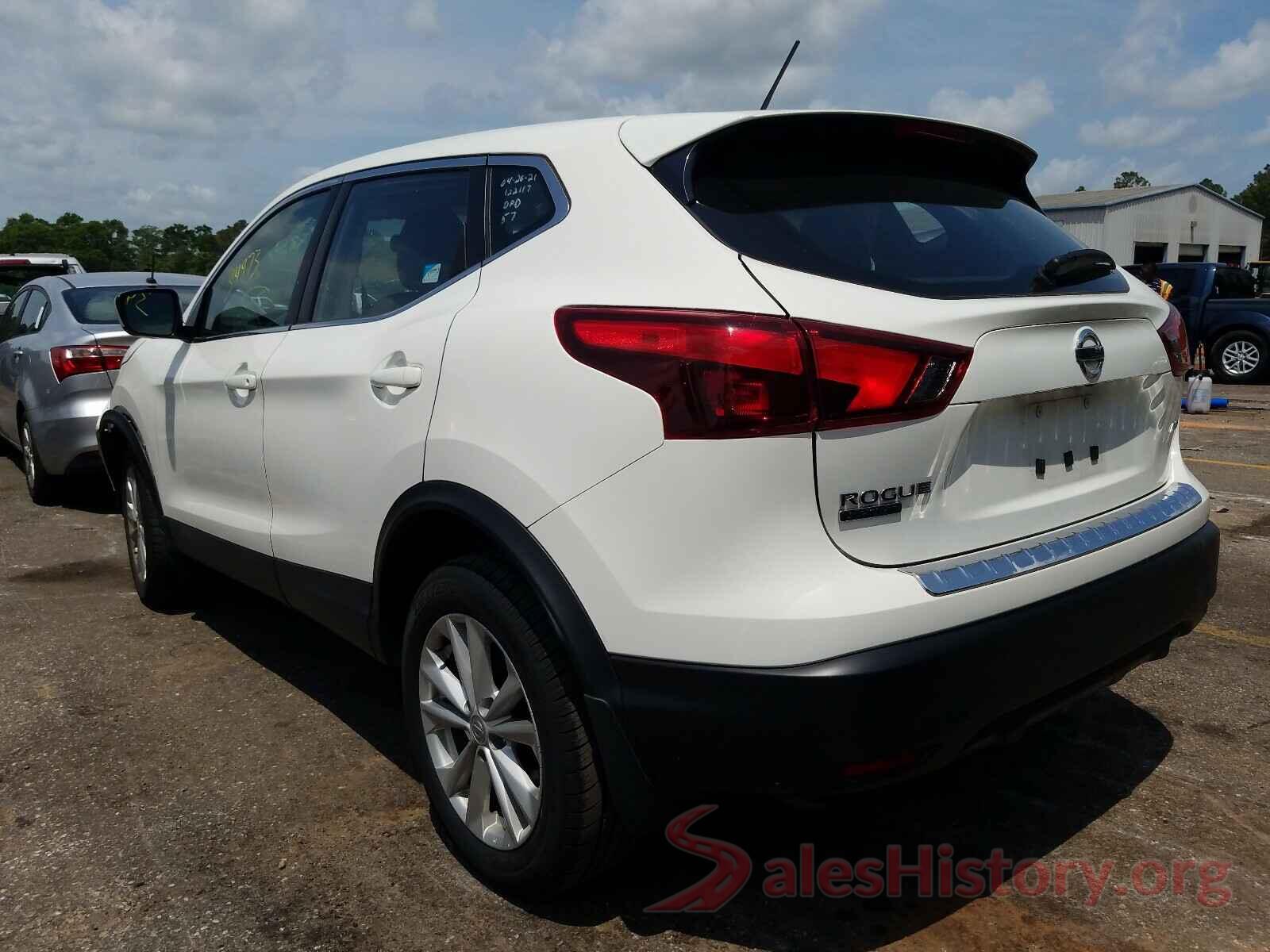 JN1BJ1CR0JW267713 2018 NISSAN ROGUE