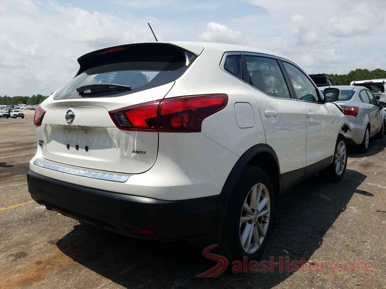 JN1BJ1CR0JW267713 2018 NISSAN ROGUE