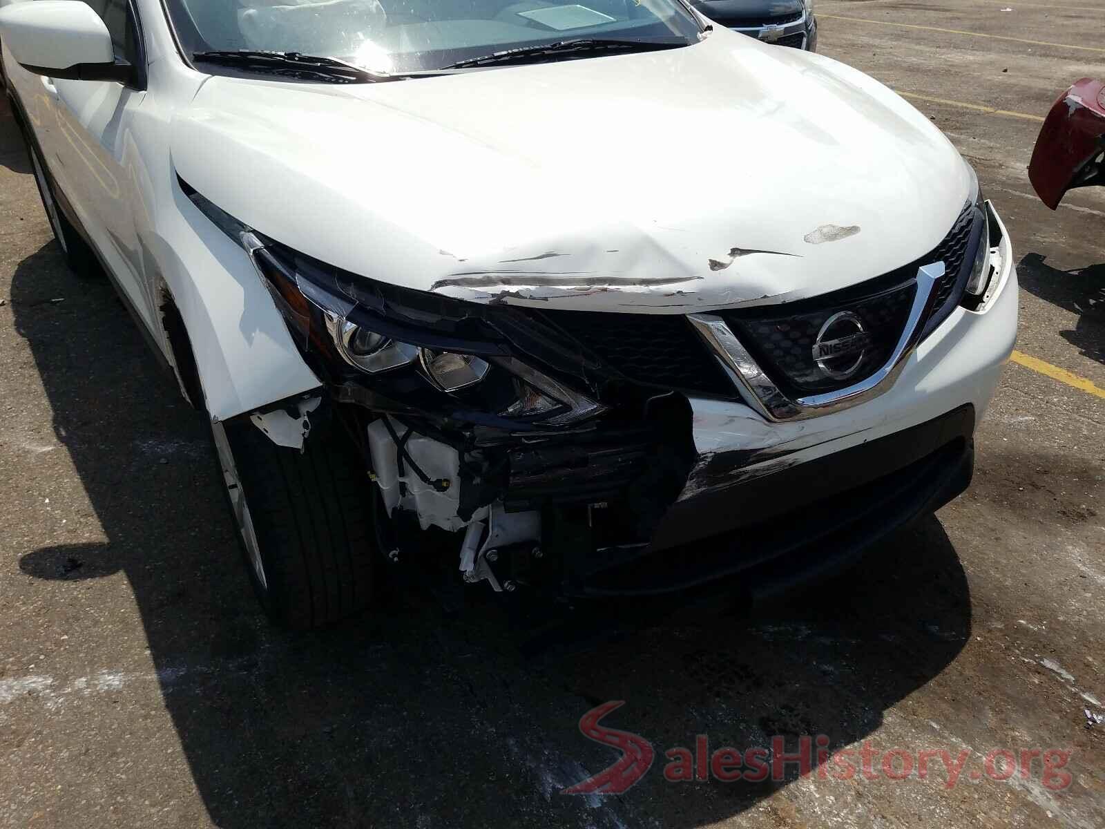 JN1BJ1CR0JW267713 2018 NISSAN ROGUE