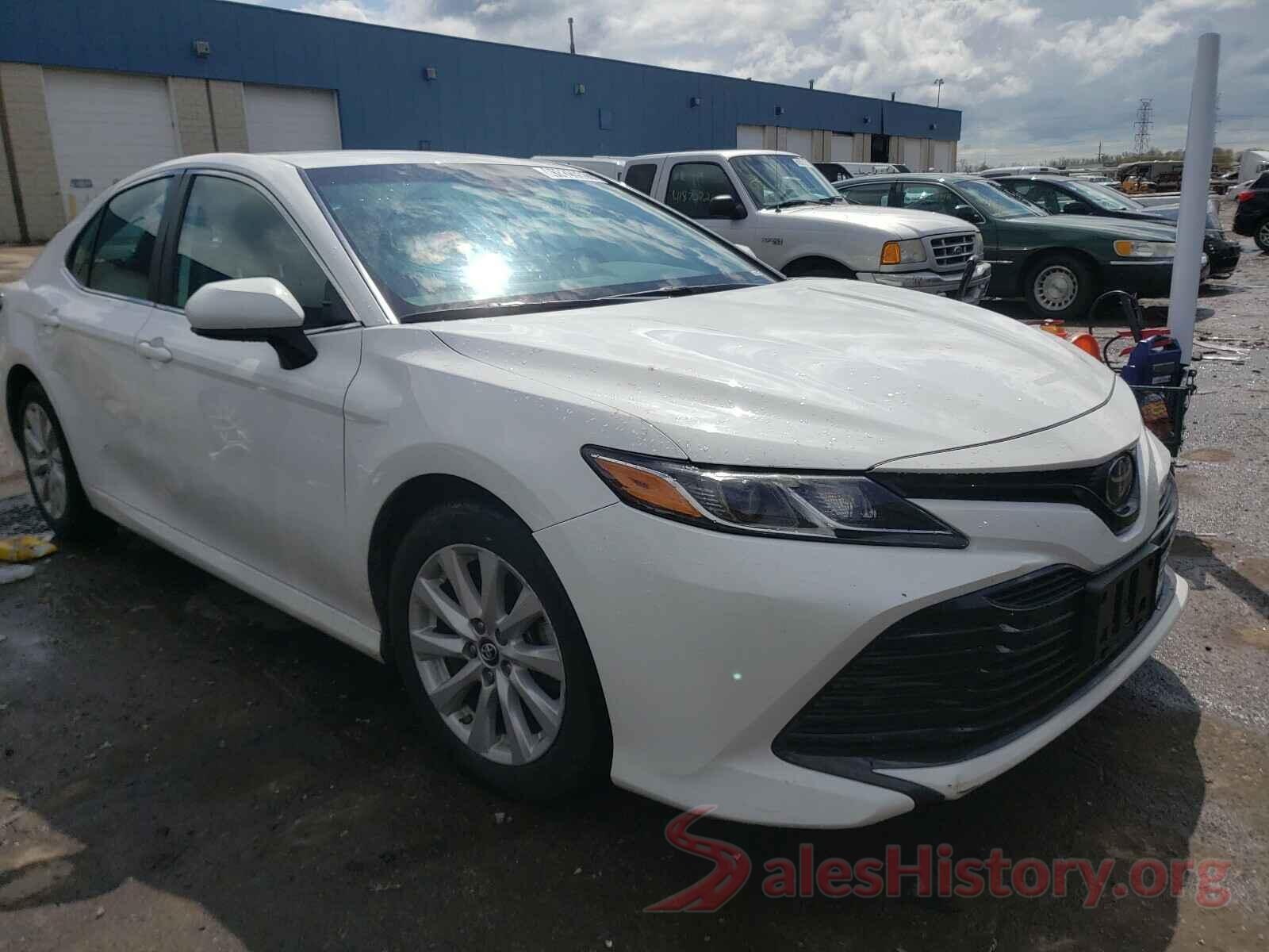 4T1B11HKXKU776077 2019 TOYOTA CAMRY