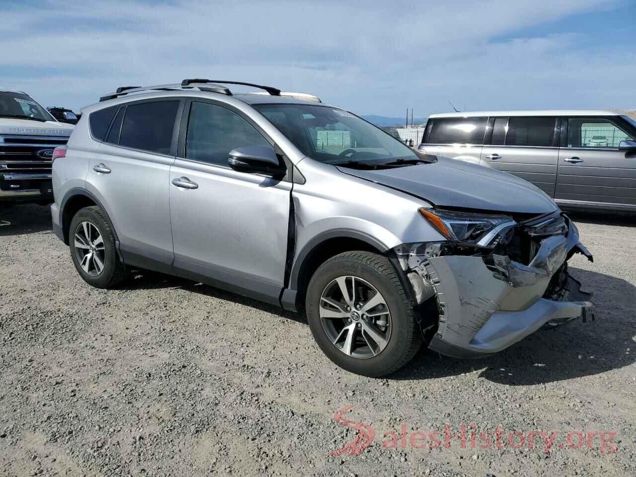 2T3RFREV2JW817160 2018 TOYOTA RAV4