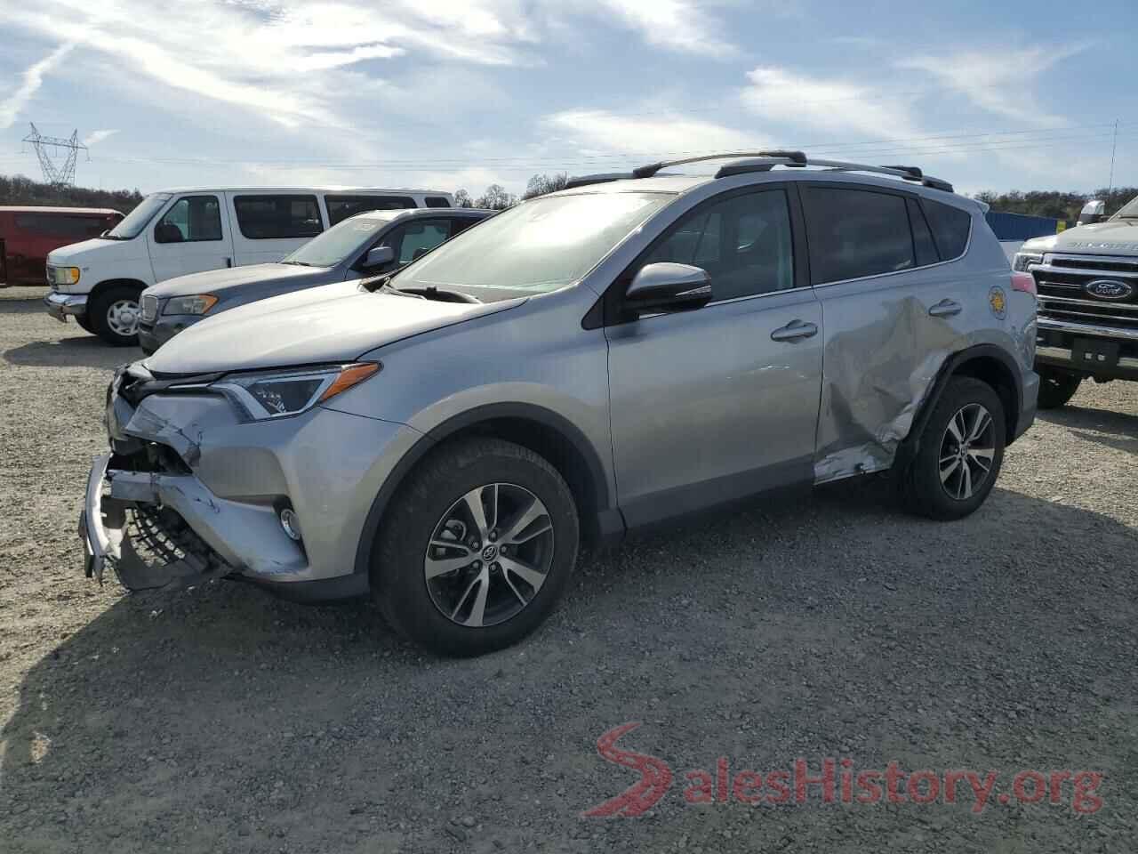 2T3RFREV2JW817160 2018 TOYOTA RAV4