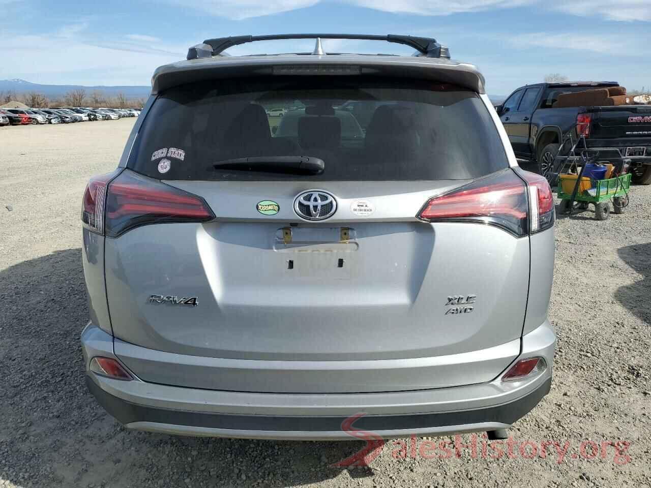 2T3RFREV2JW817160 2018 TOYOTA RAV4