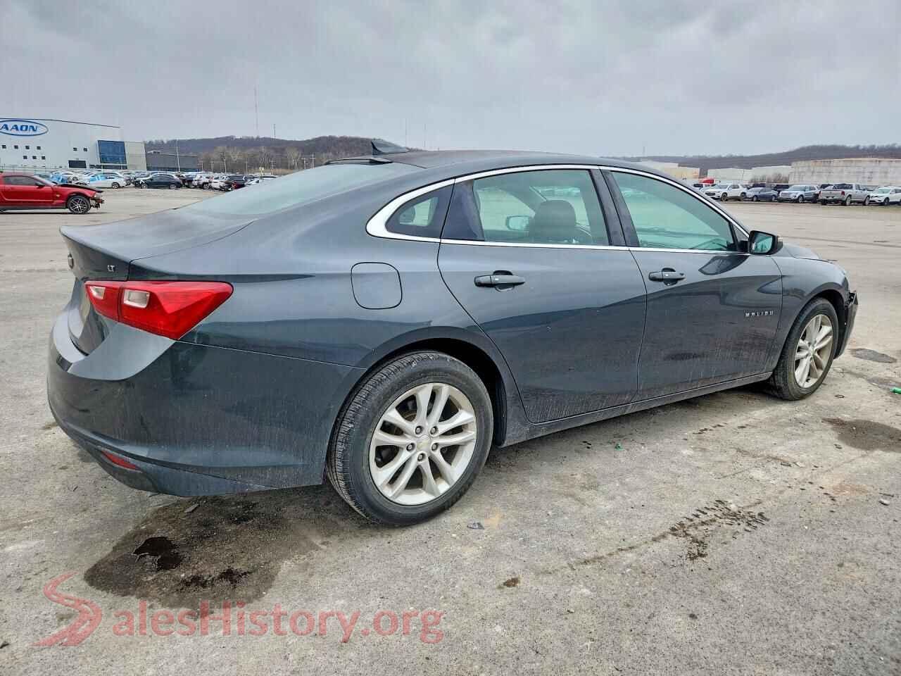 2017 CHEVROLET MALIBU VIN 1G1ZE5ST6HF120822, right side view
