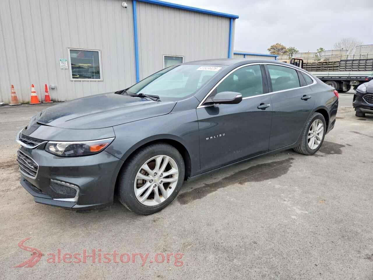 2017 CHEVROLET MALIBU VIN 1G1ZE5ST6HF120822, front 3/4 view