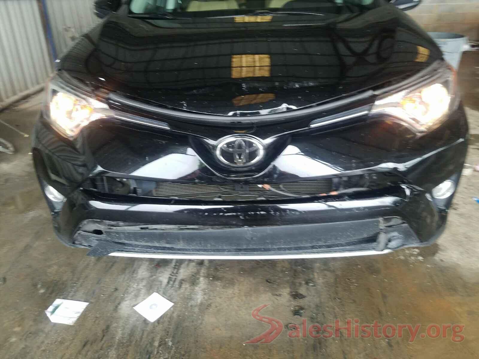 2T3WFREV0JW408528 2018 TOYOTA RAV4