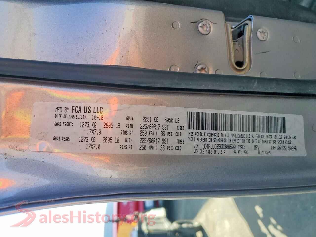 2019 JEEP CHEROKEE VIN 1C4PJLCB5KD308500, trunk area