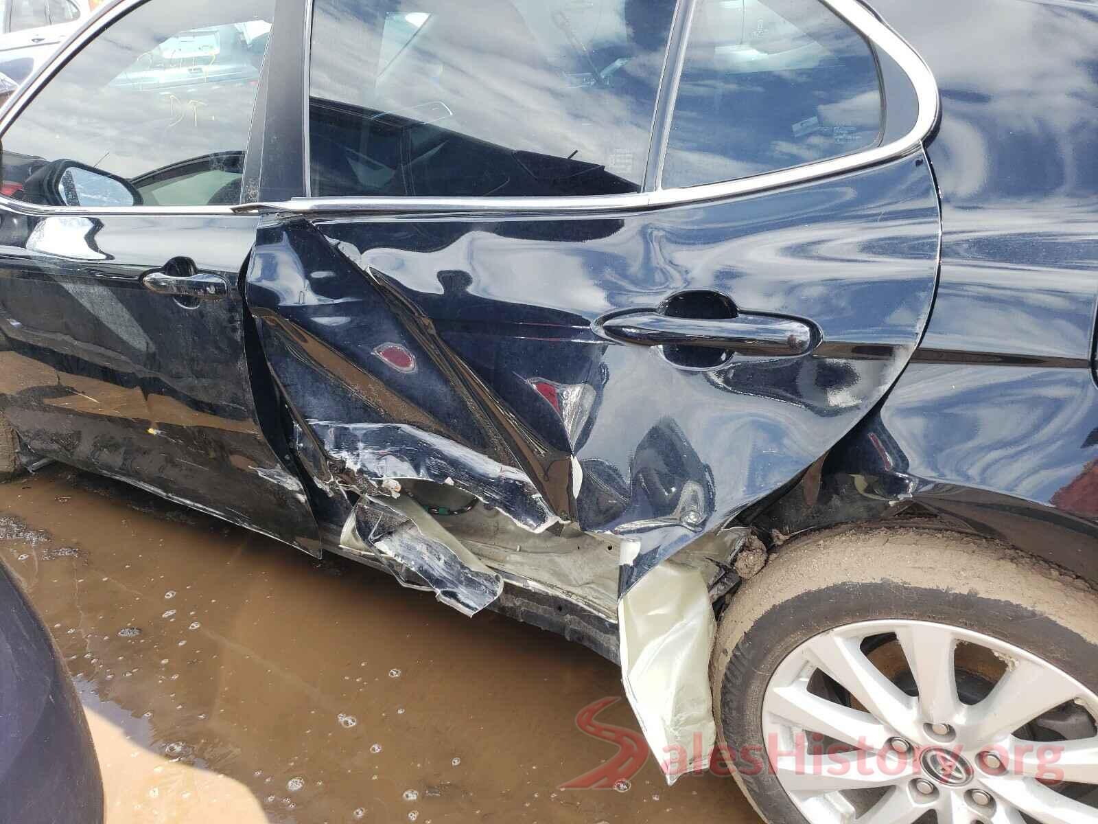 4T1B11HK7JU594772 2018 TOYOTA CAMRY