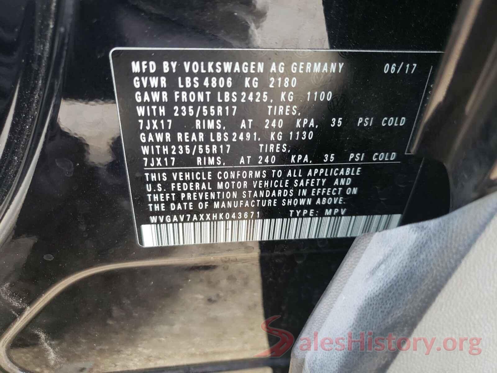 WVGAV7AXXHK043671 2017 VOLKSWAGEN TIGUAN