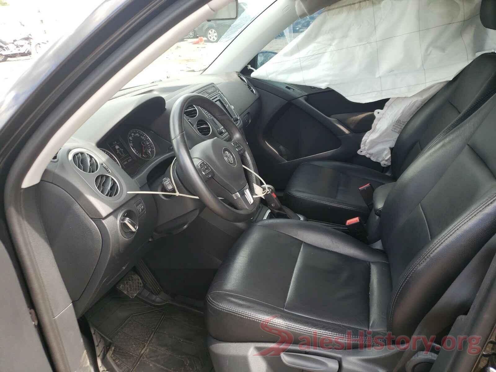 WVGAV7AXXHK043671 2017 VOLKSWAGEN TIGUAN