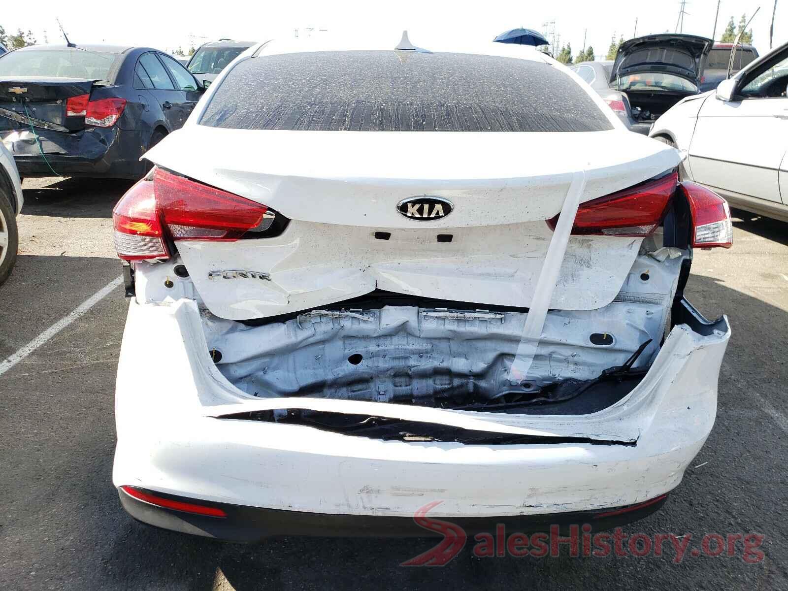 3KPFK4A78JE205551 2018 KIA FORTE