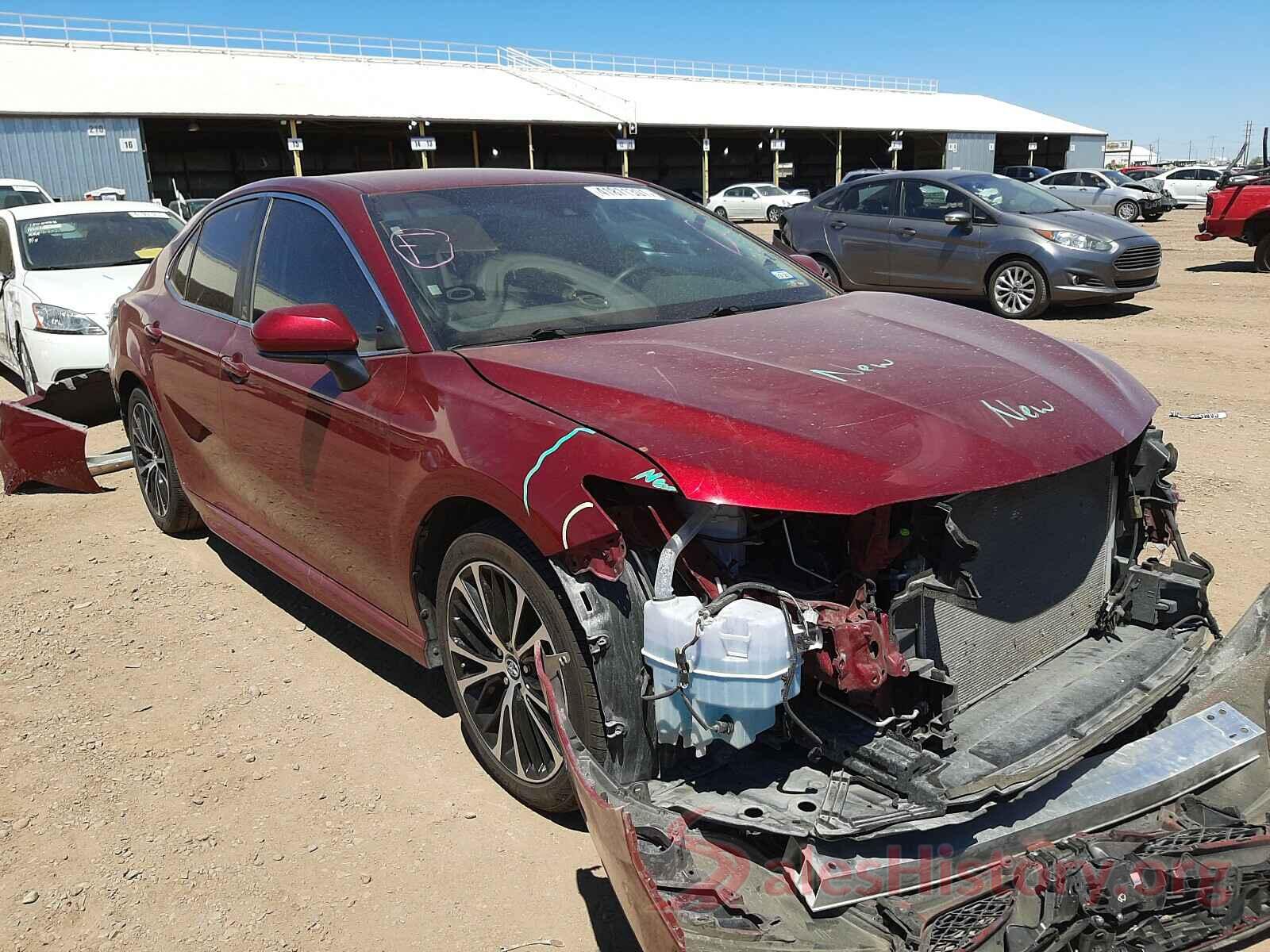 4T1B11HK6JU599624 2018 TOYOTA CAMRY