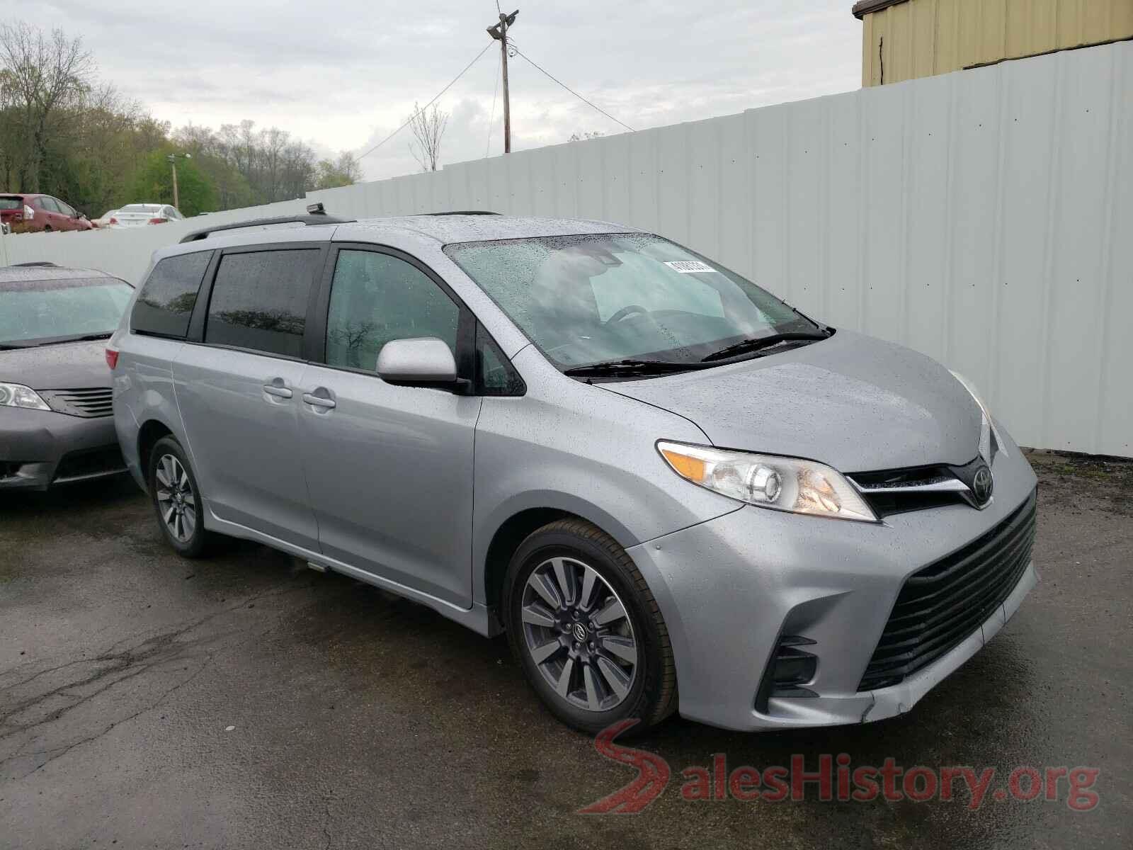 5TDJZ3DC9JS198835 2018 TOYOTA SIENNA