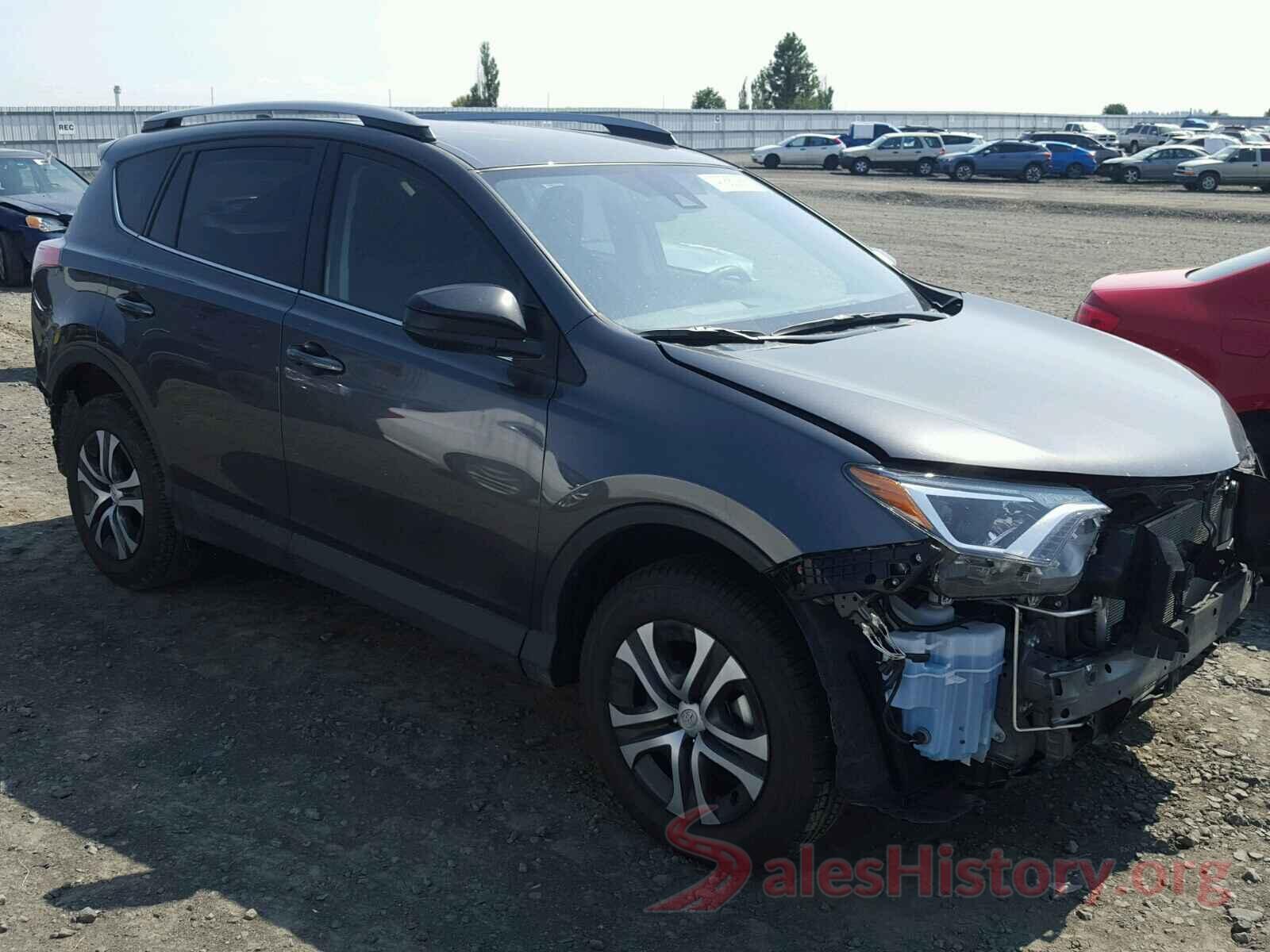 JTMBFREV1JJ732228 2018 TOYOTA RAV4 LE