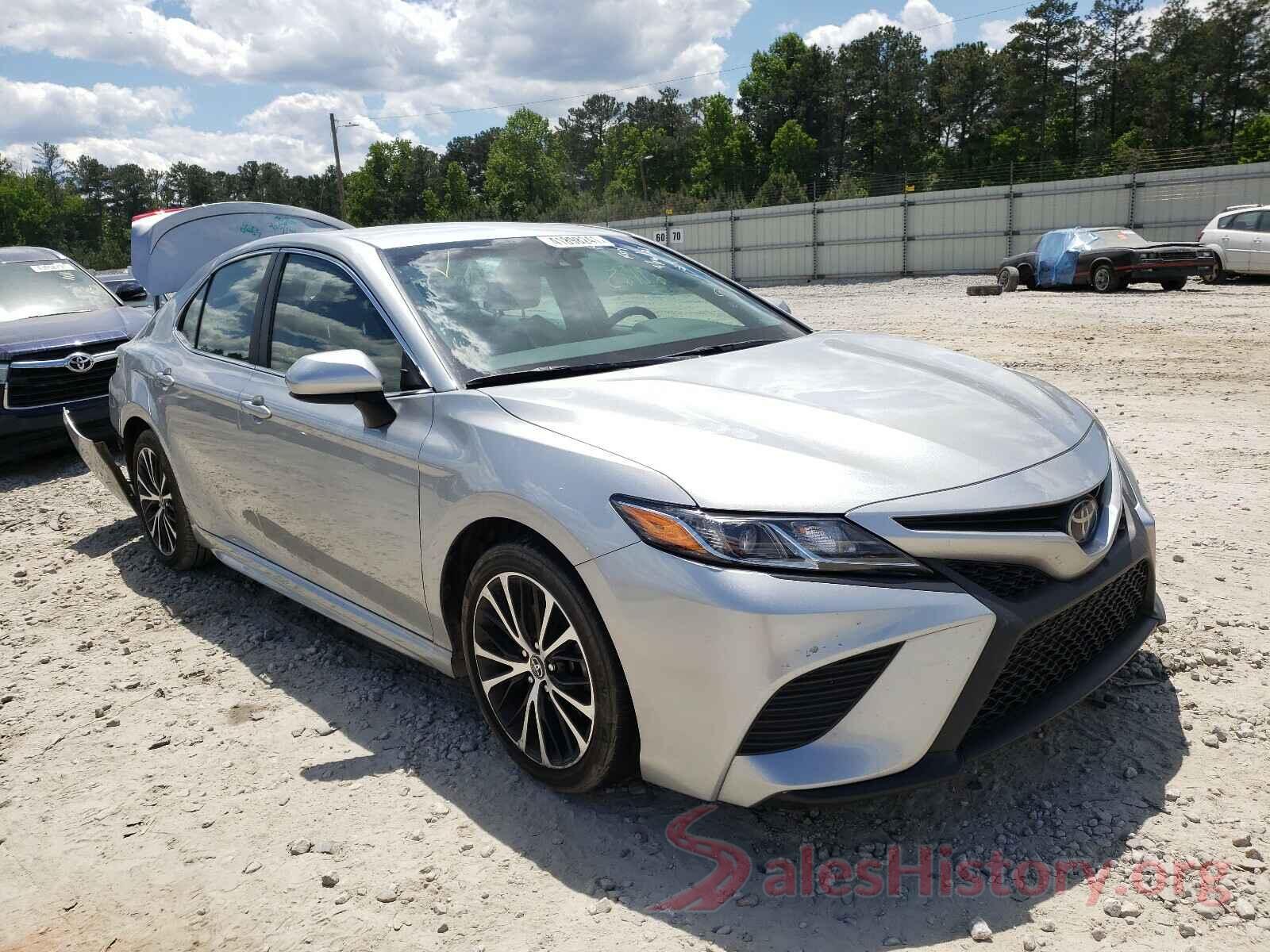 4T1B11HKXJU086828 2018 TOYOTA CAMRY