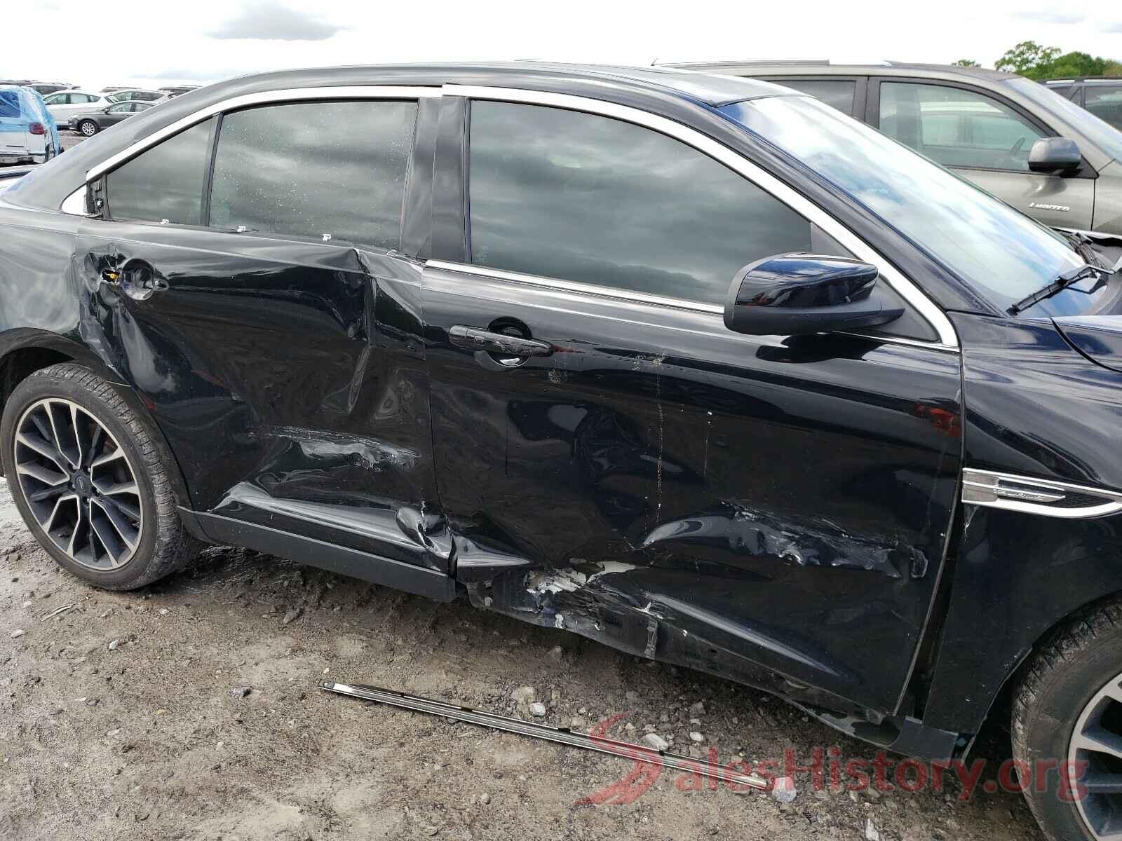 1FAHP2E8XJG105409 2018 FORD TAURUS