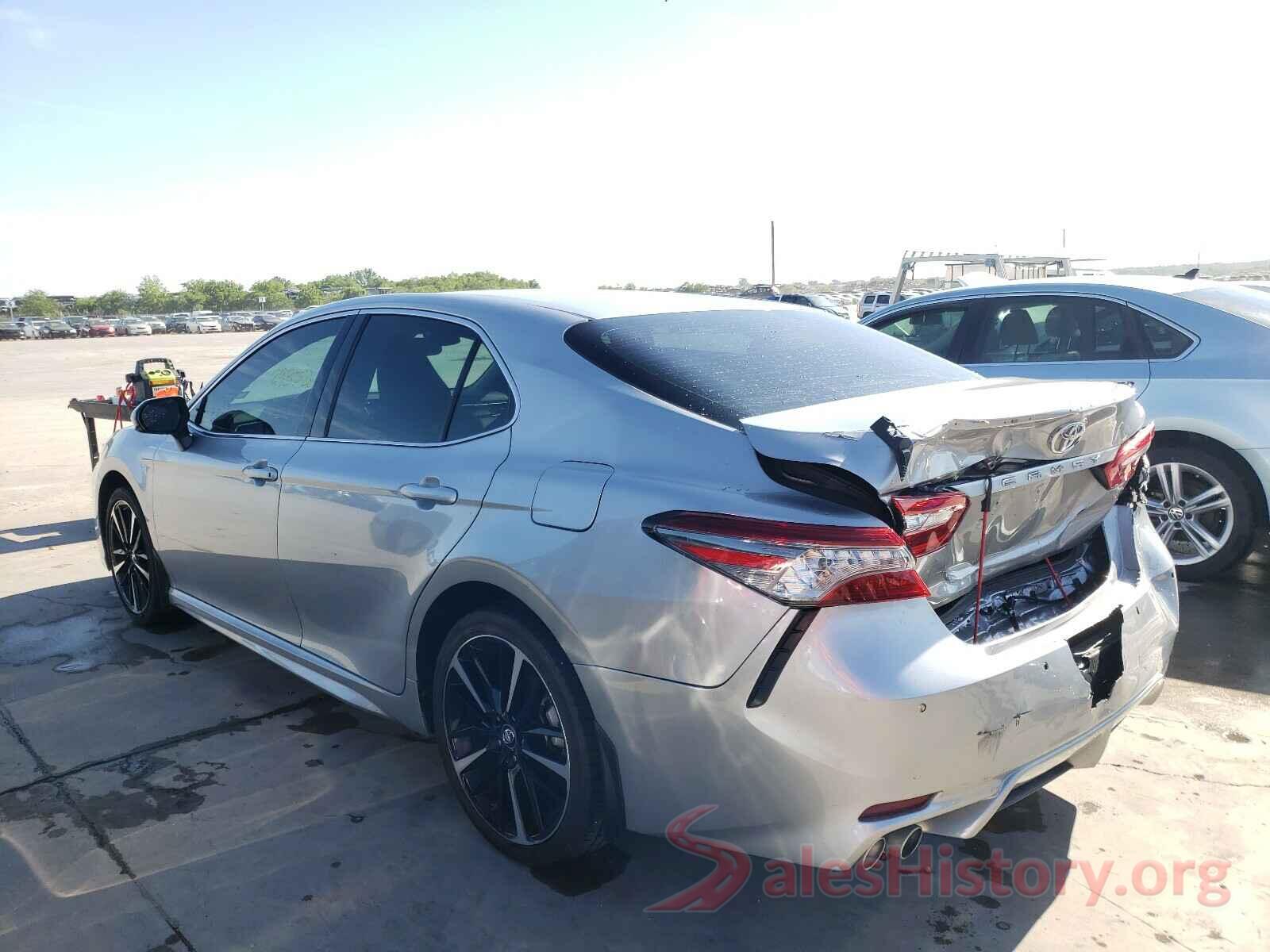 4T1B61HK1JU133861 2018 TOYOTA CAMRY