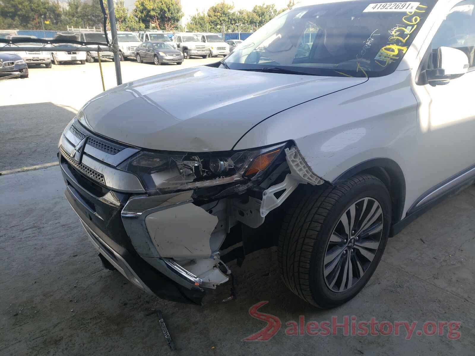 JA4AD3A33LZ028355 2020 MITSUBISHI OUTLANDER