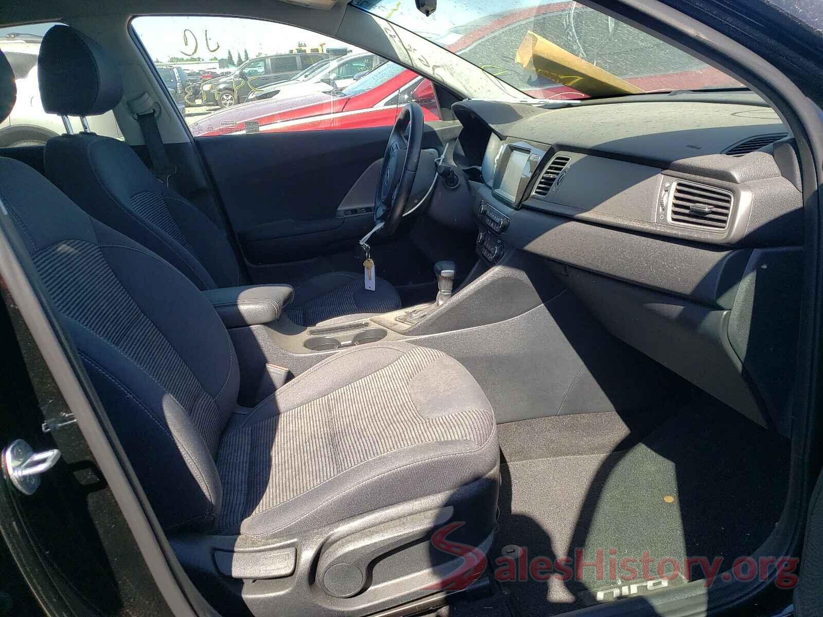 KNDCB3LC6J5204546 2018 KIA NIRO