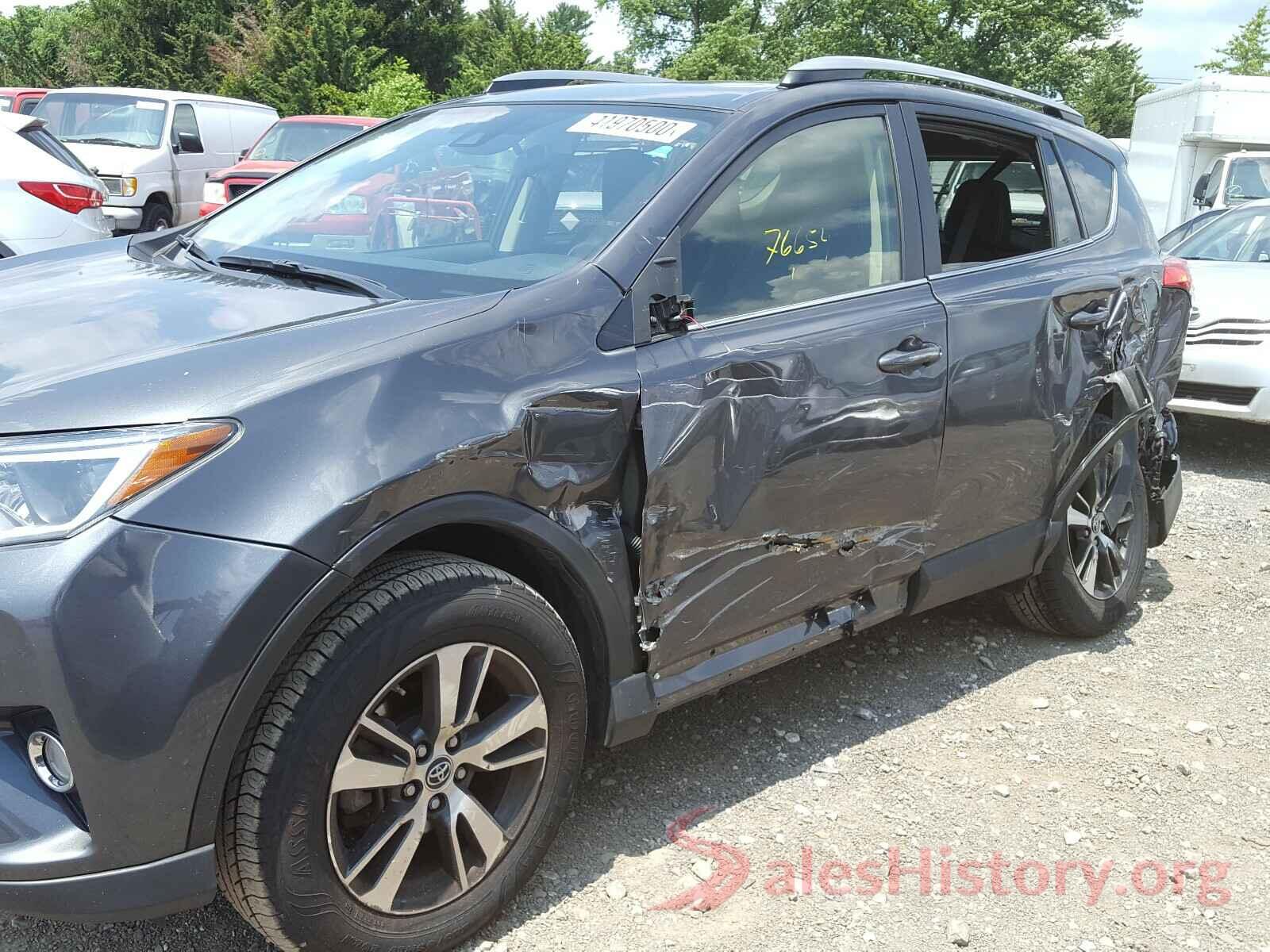 JTMRFREV5HJ705820 2017 TOYOTA RAV4