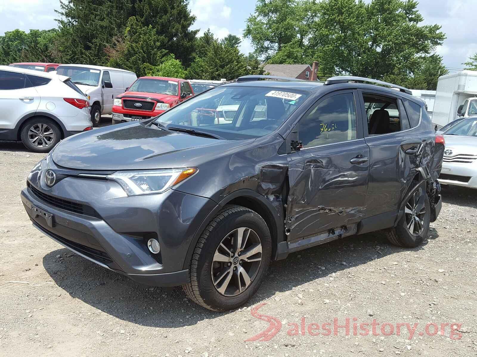 JTMRFREV5HJ705820 2017 TOYOTA RAV4