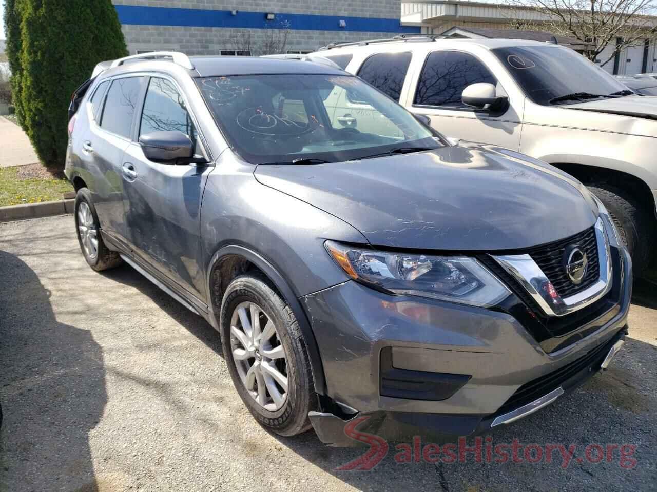 5N1AT2MT1JC800670 2018 NISSAN ROGUE