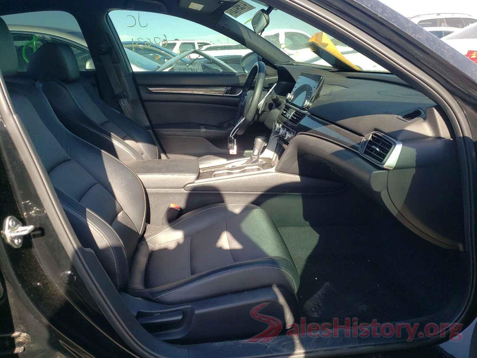 1HGCV1F33JA166368 2018 HONDA ACCORD