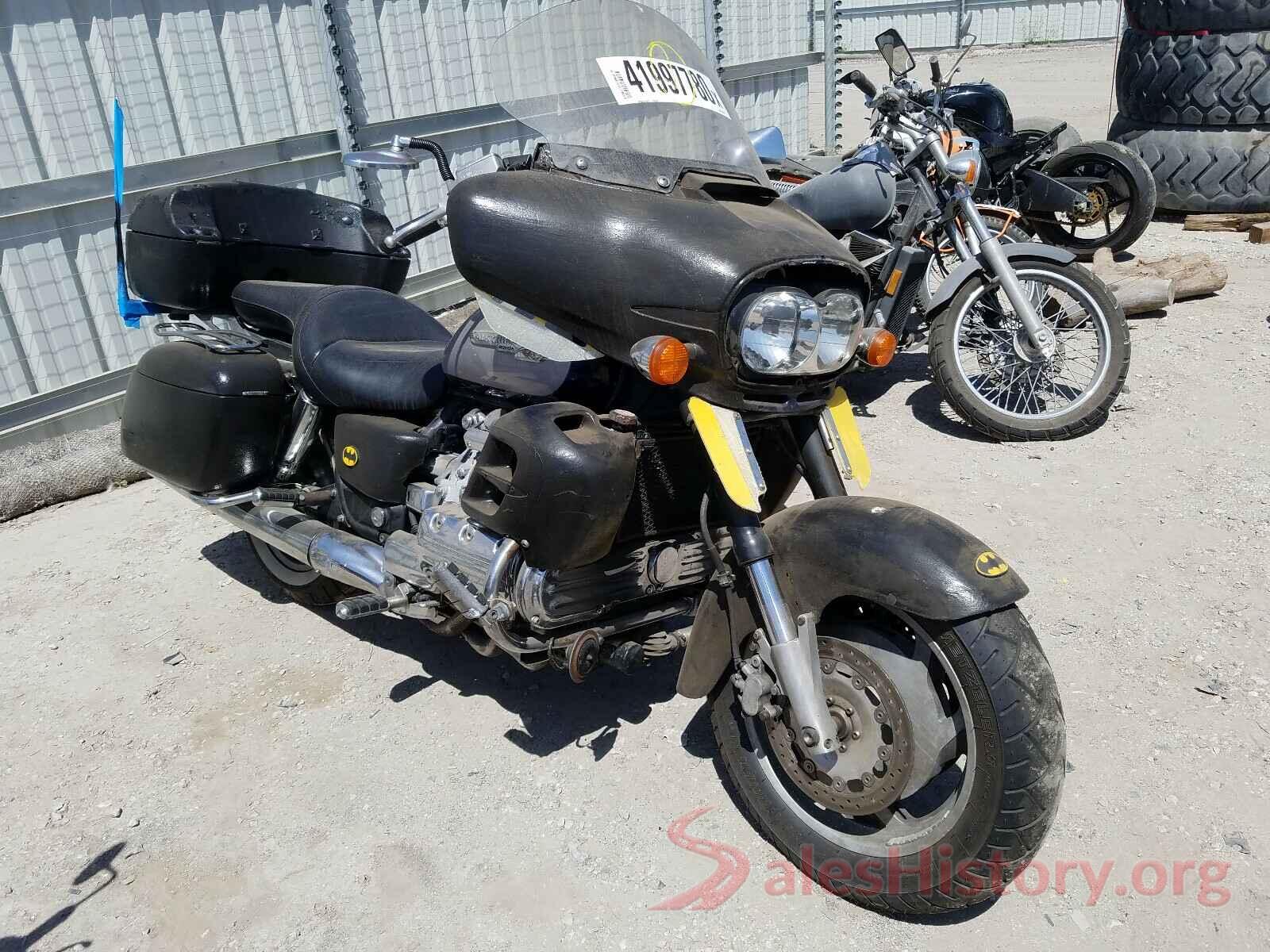 1HFSC4111YA100179 2000 HONDA GL CYCLE