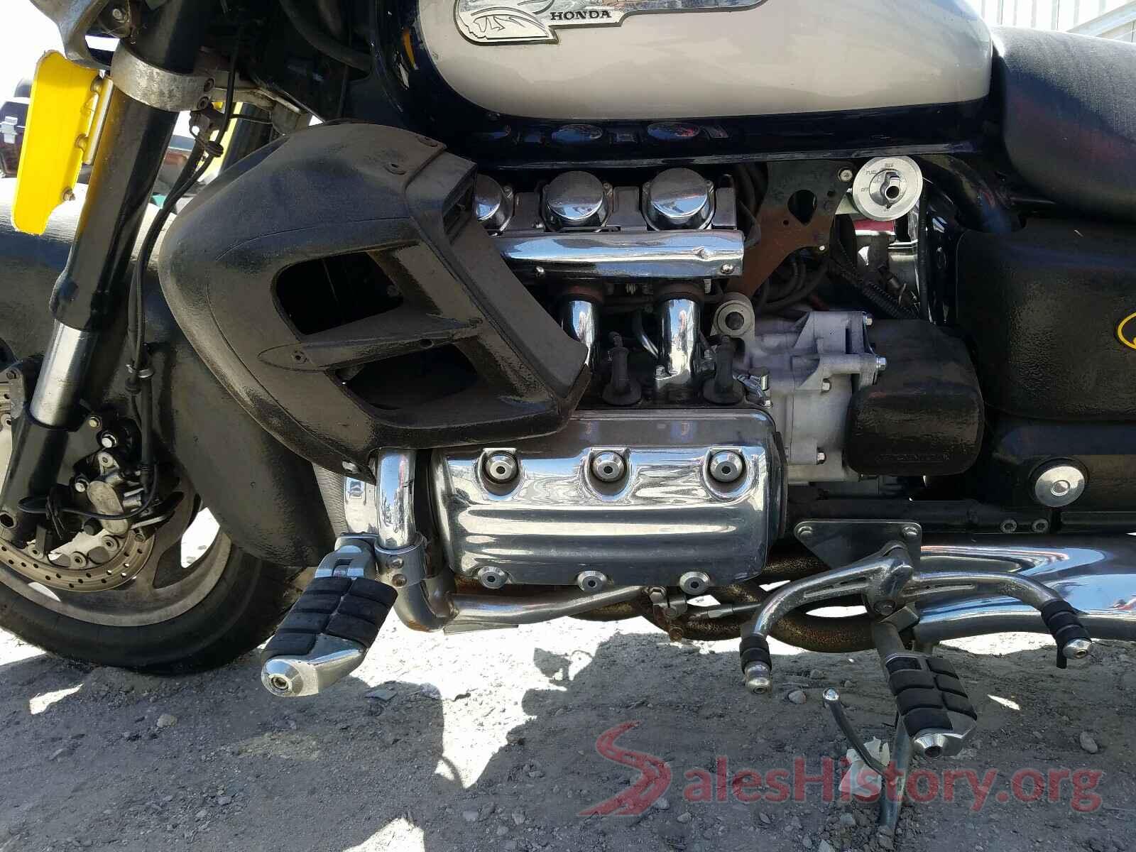 1HFSC4111YA100179 2000 HONDA GL CYCLE