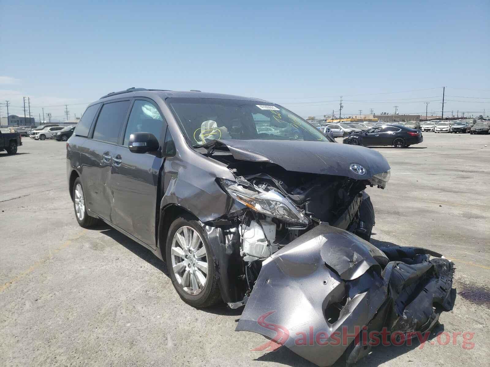 5TDYZ3DC1HS893528 2017 TOYOTA SIENNA