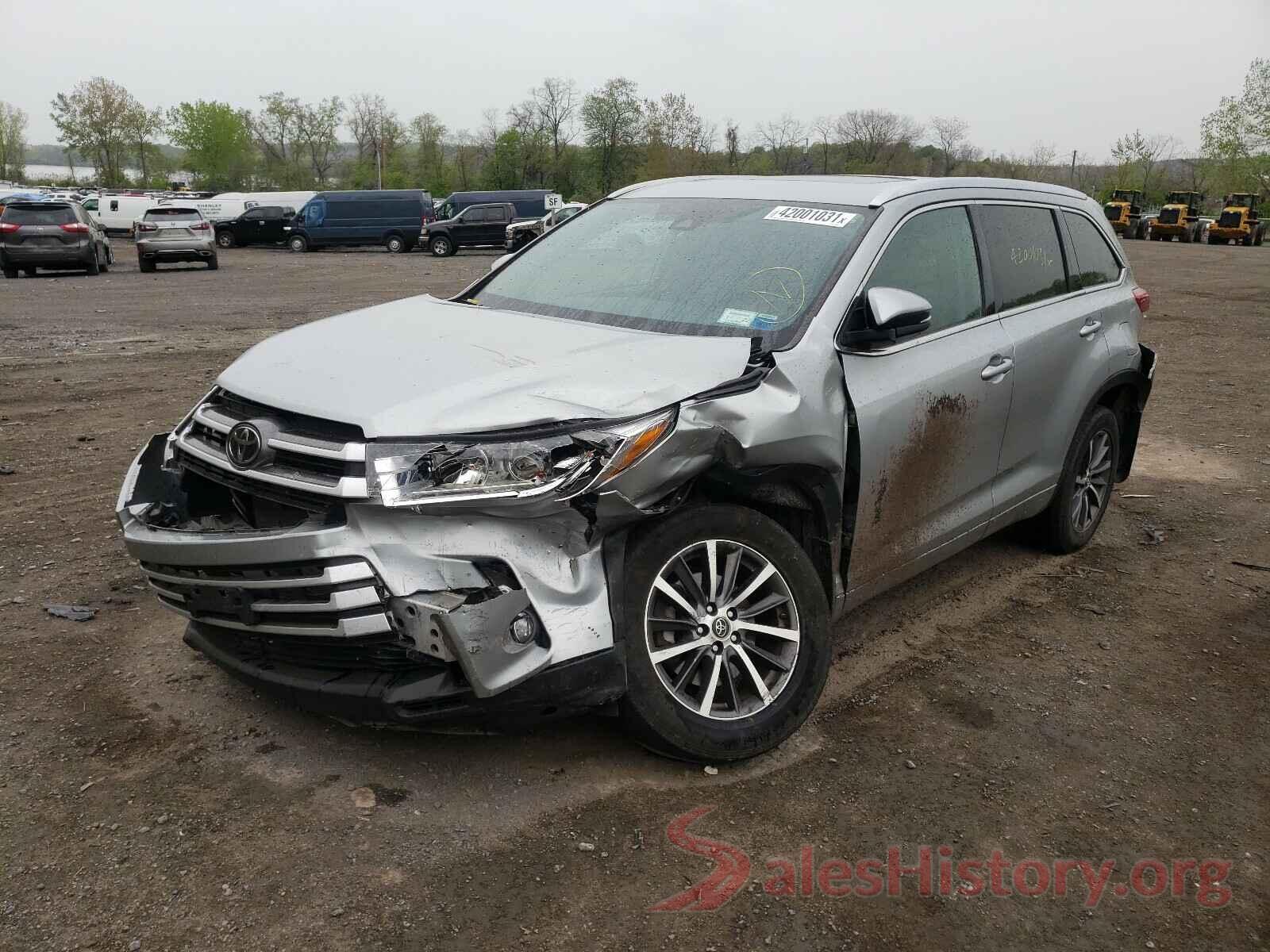 5TDJZRFH2JS560239 2018 TOYOTA HIGHLANDER