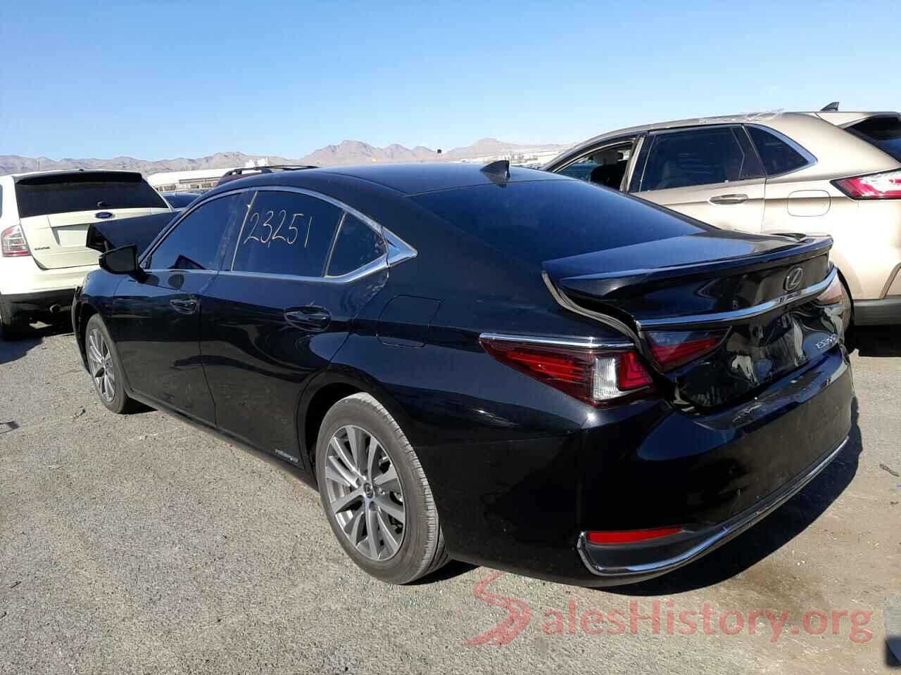 58AB21B16KU002432 2019 LEXUS ES300