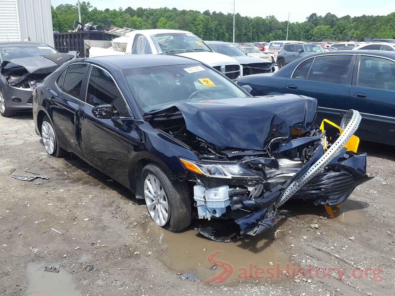 4T1B11HK6JU570124 2018 TOYOTA CAMRY